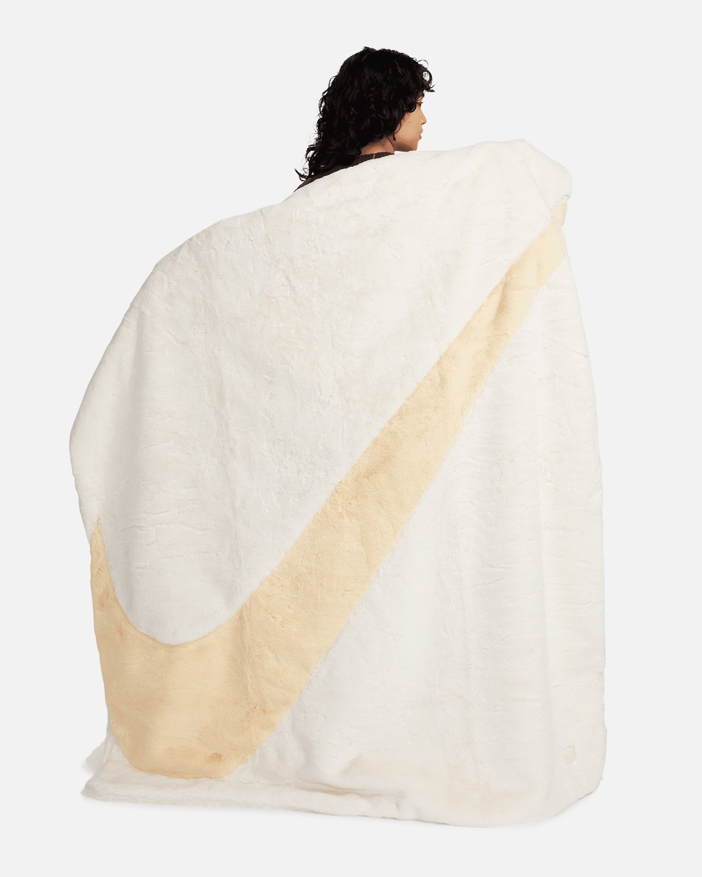【IMPERF】Ivory Flow Throw Blanket : L Nike Sportswear Faux Fur Blanket Pale Ivory | Culture Kings NZ