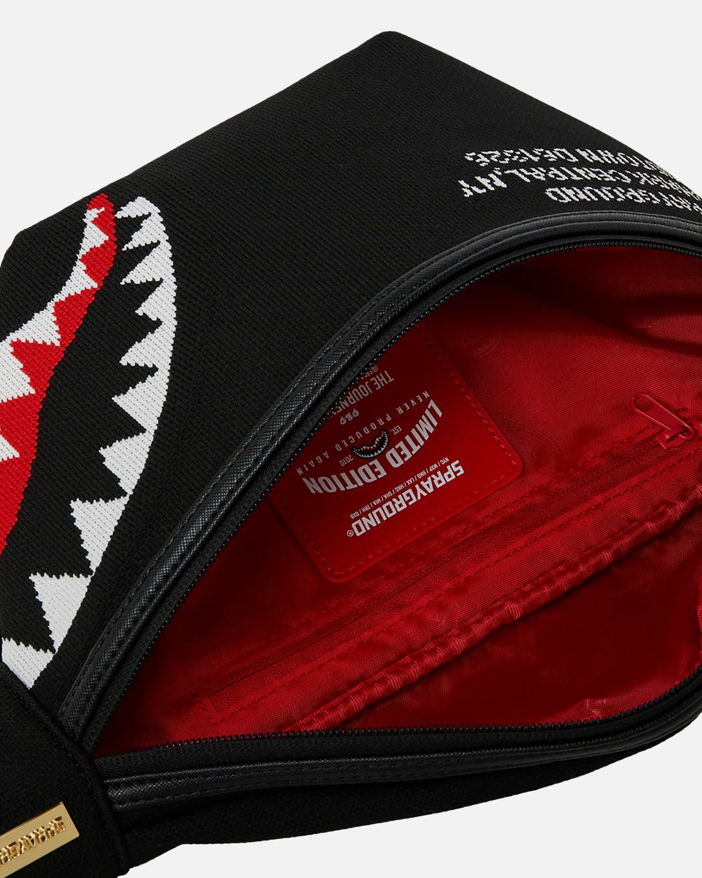 Sprayground Shark Central Knit Savvy Crossbody Bag Multi | Culture
