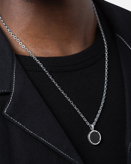 Saint Morta Onyx Round Pendant Chain White Gold