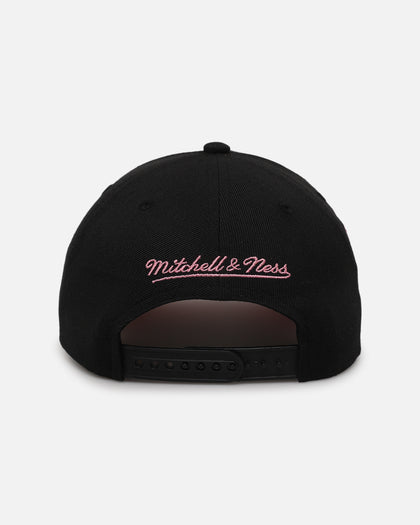 Mitchell & Ness Chicago Bulls Champs Graffiti Pro Crown Snapback Black