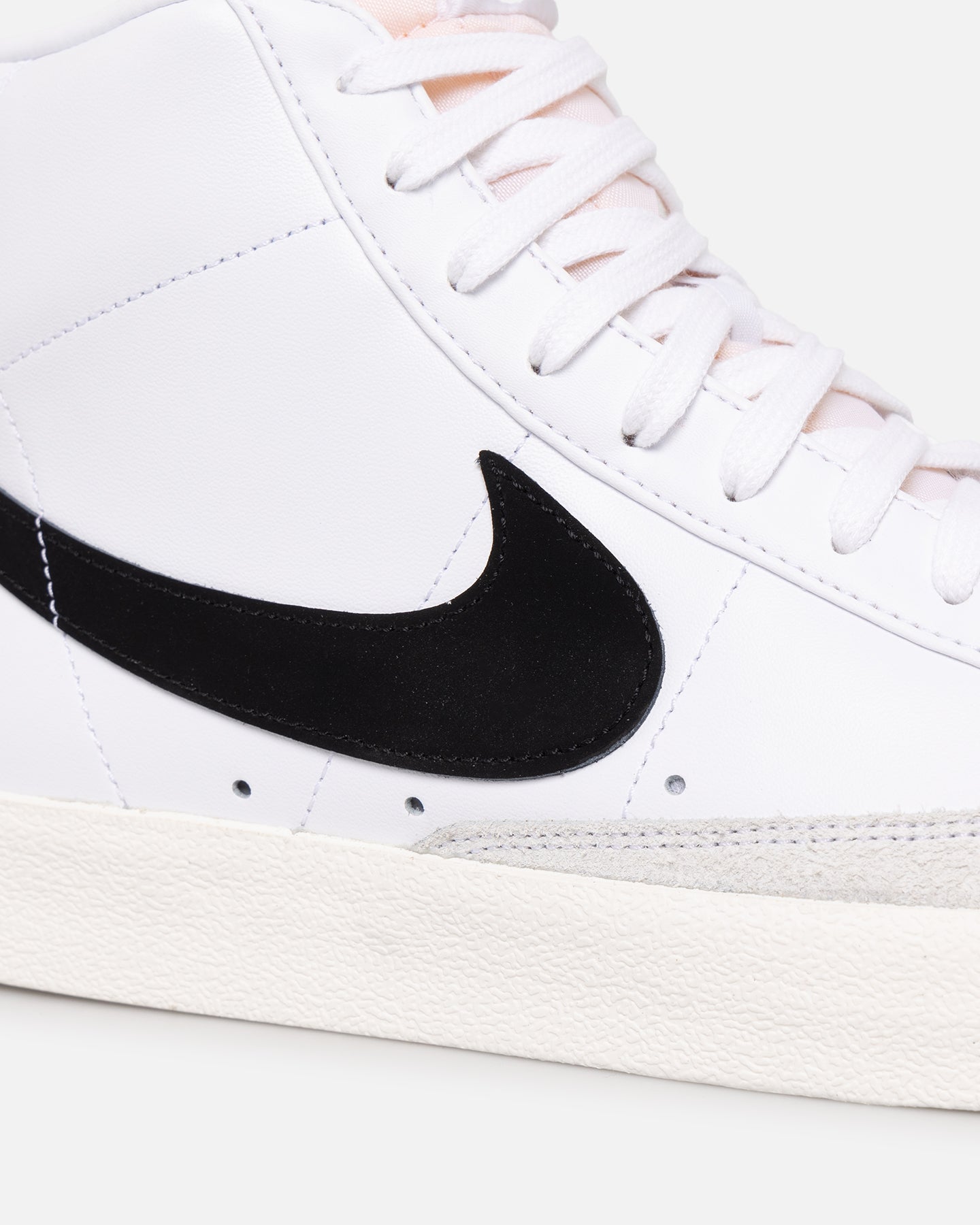 nike blazer mid 77 vintage white black