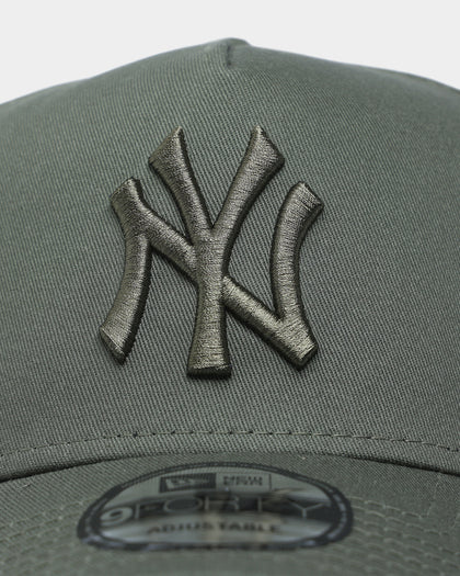 New Era New York Yankees 'Tonal' 9FORTY A-Frame Snapback Olive
