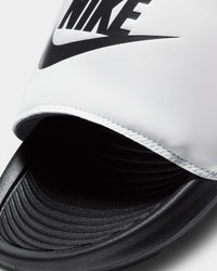 Nike Victori One White/Black