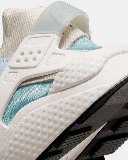 Nike Women's Nike Air Huarache Aura/Ocean Cube/Black/Summit White
