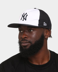 New Era New York Yankees 'Team Two-Tone' Prolight Old Golfer Trucker Snapback White/OTC