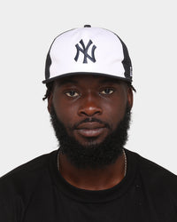 New Era New York Yankees 'Team Two-Tone' Prolight Old Golfer Trucker Snapback White/OTC