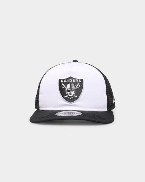 New Era Las Vegas Raiders 'Team Two-Tone' Prolight Old Golfer Trucker Snapback White/OTC