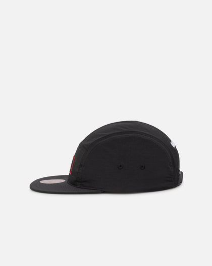 Mitchell & Ness Chicago Bulls Team Logo Camper Strapback Black