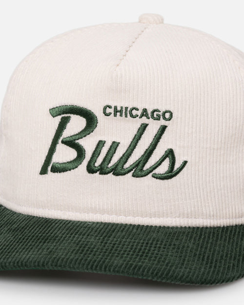 New Era Chicago Bulls 'Currency Corduroy' Golfer Pre-Curved Snapback Chrome White