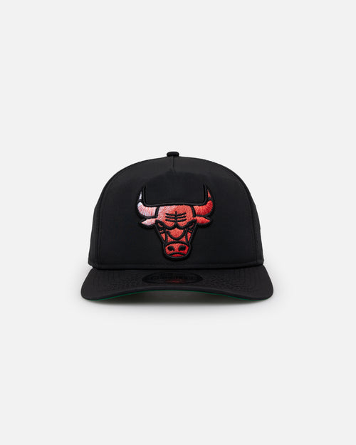 New Era Chicago Bulls Golfer Pre-Curved Snapback Black/OTC