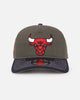 New Era Chicago Bulls 'Contrast Visor' Pre-Curved Golfer Snapback Moss/Navy