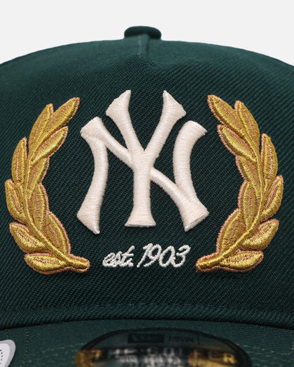 New Era New York Yankees 'Heritage Golf' Pre-Curved Golfer Snapback Cilantro Green