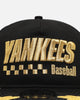 New Era New York Yankees 'Podium Collection' Pre-Curved Golfer Trucker Snapback Black/Metallic Gold