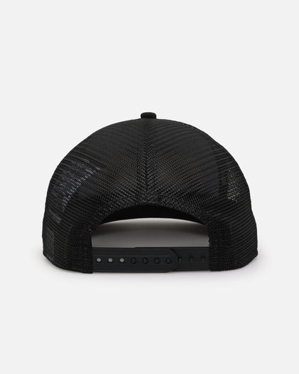 New Era Los Angeles Dodgers 'Podium Collection' Pre-Curved Golfer Trucker Snapback Black/Metallic Gold