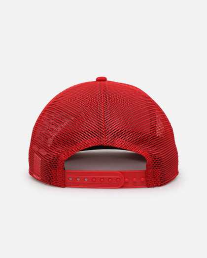 New Era Atlanta Braves 'Podium Collection' Pre-Curved Golfer Trucker Snapback Scarlet/Metallic Gold