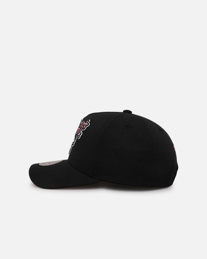 Mitchell & Ness Chicago Bulls Champs Graffiti Pro Crown Snapback Black