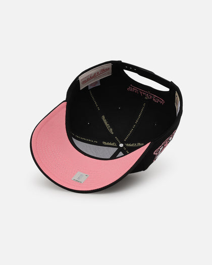 Mitchell & Ness Chicago Bulls Champs Graffiti Pro Crown Snapback Black