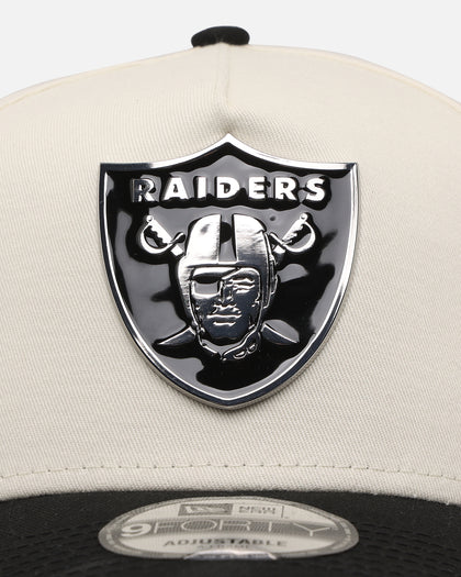 New Era Las Vegas Raiders 'Gold Medal Badge' 9FORTY A-Frame Snapback White/Black/Green