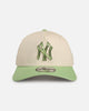 New Era New York Yankees 'Jelly Crystals Collection' 9FORTY A-Frame Snapback Chrome White/Green