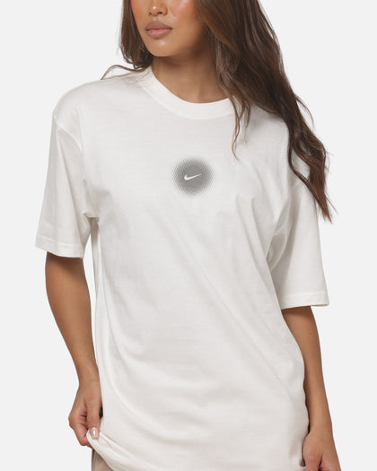 Nike Sportswear Loose World T-Shirt Sail