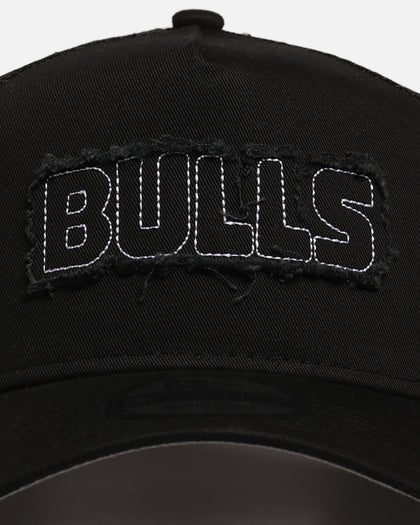 New Era Chicago Bulls 'Distressed' 9FORTY A-Frame Trucker Snapback Black/White