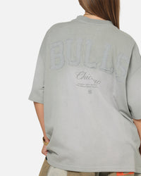 Mitchell & Ness Chicago Bulls Big Oversized Logo T-Shirt Neutral Grey