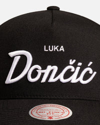Mitchell & Ness Los Angeles Lakers Luka Dončić 'CLSC Script' Pro Pinch Snapback Black