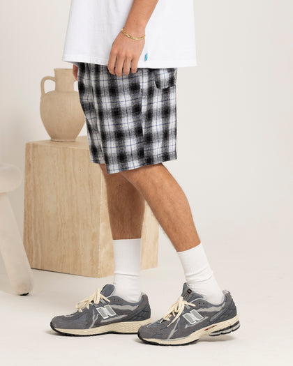 Carre Daily Shorts Black Plaid