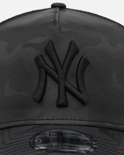 New Era New York Yankees 'Camo' 9FORTY A-Frame Trucker Snapback Black