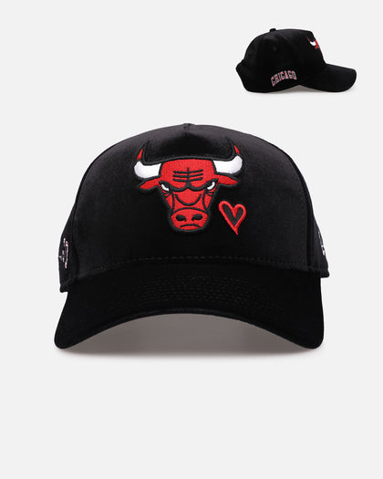 New Era Chicago Bulls 'Velvet Hearts' 9FORTY A-Frame Snapback Black