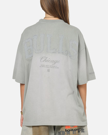 Mitchell & Ness Chicago Bulls Big Oversized Logo T-Shirt Neutral Grey