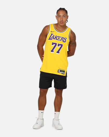 Nike Luka Doncic Los Angeles Lakers #77 Icon Edition 2022/23 Nike Dri-Fit NBA Swingman Jersey Amarillo/Doncic