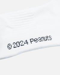 Market Peanuts Snoopy Charlie Dance Socks Ecru