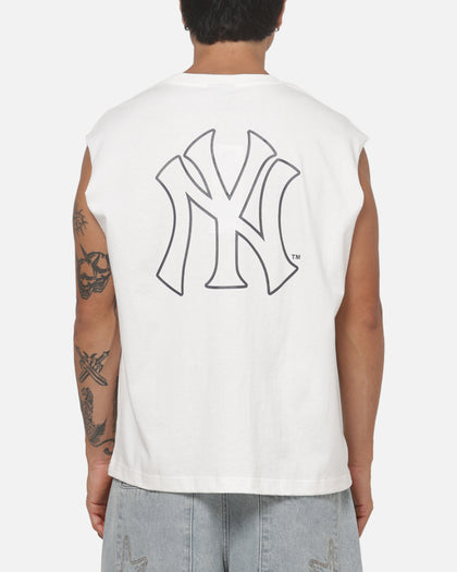 Majestic Athletic New York Yankees Blackletter Script Box Muscle T-Shirt Vintage White