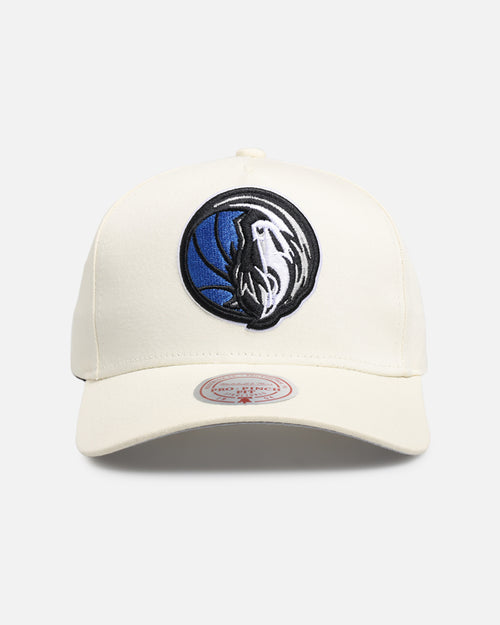 Mitchell & Ness Dallas Mavericks 'Upside Down Logo' Pro Pinch Snapback White