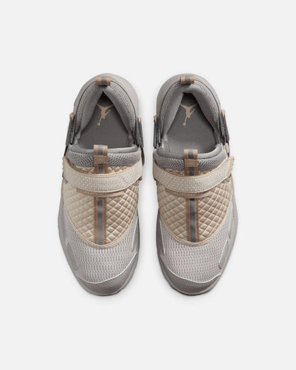Jordan Women's Trunner LX Lt Iron Ore