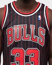 Mitchell & Ness Chicago Bulls Scottie Pippen '95-'96 #33 Swingman Jersey Black