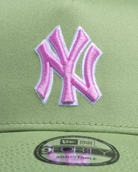 New Era New York Yankees 'Strawberry Matcha' 9FORTY A-Frame Snapback Green