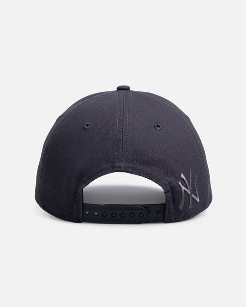 New Era New York Yankees 'Applique Distressed' 9FORTY A-Frame Snapback Dark Grey