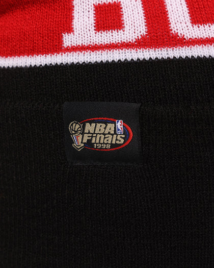 Mitchell & Ness Chicago Bulls Team Pom Beanie Black/Red