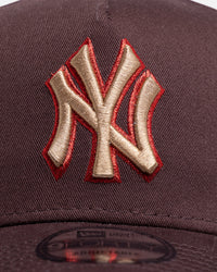 New Era New York Yankees 'Choc Cherry' 9FORTY A-Frame Snapback Dark Brown