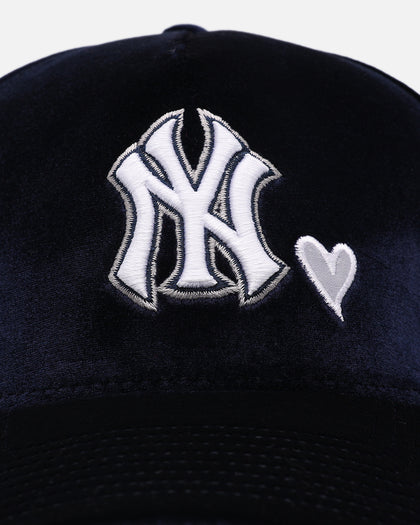 New Era New York Yankees 'Velvet Hearts' 9FORTY A-Frame Snapback Blue