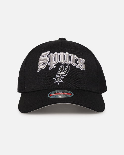 Mitchell & Ness San Antonio Spurs 'Old English Classic' MVP Snapback Black