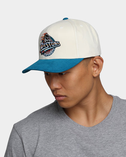 Mitchell & Ness Detroit Pistons Pro Crown Snapback Off White/Teal