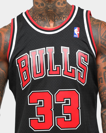 Mitchell & Ness Chicago Bulls Scottie Pippen #33 Alt 97-98 Swingman NBA Jersey Black