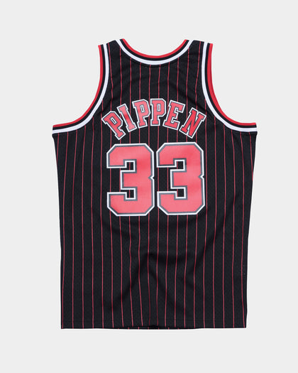 Mitchell & Ness Chicago Bulls Scottie Pippen '95-'96 #33 Swingman Jersey Black