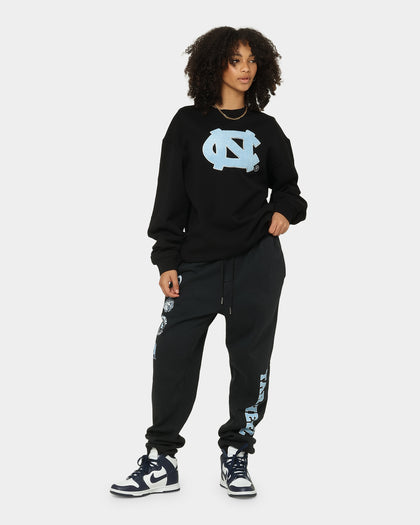 National Collegiate Athletic Association North Carolina Tar Heels Team Logo Chenille Crewneck Black