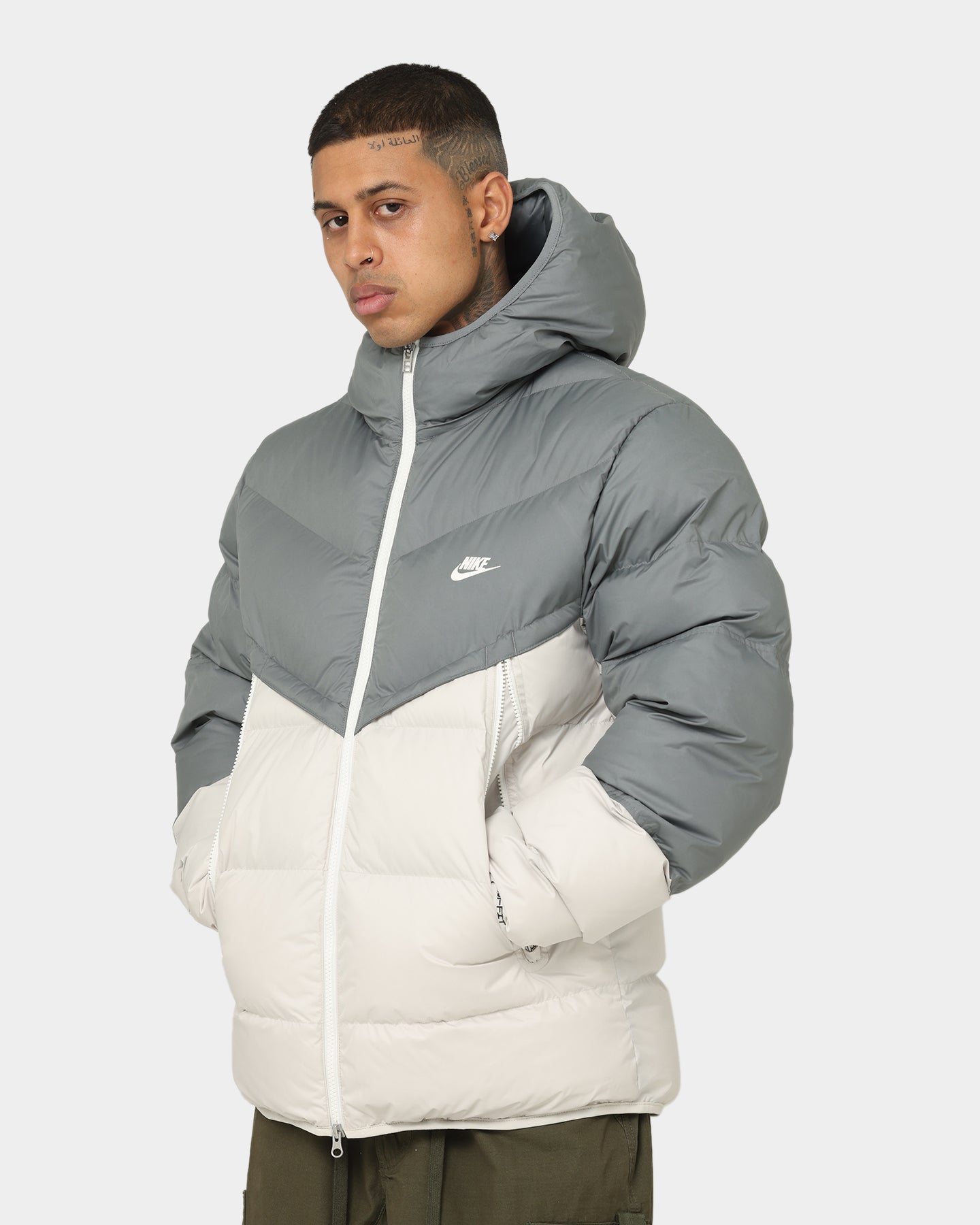 nike stormfit windrunner