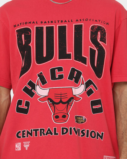 Mitchell & Ness Chicago Bulls Division Arch T-Shirt Faded Red