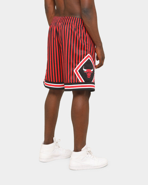 Mitchell & Ness Men's Chicago Bulls 1997 Striped SM Short Black/Red